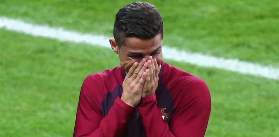 Cristiano Ronaldo, emocionado durante el transcurso final de la final de la Eurocopa de 2016 Cristiano Ronaldo, emocionado durante el transcurso final de la final de la Eurocopa de 2016