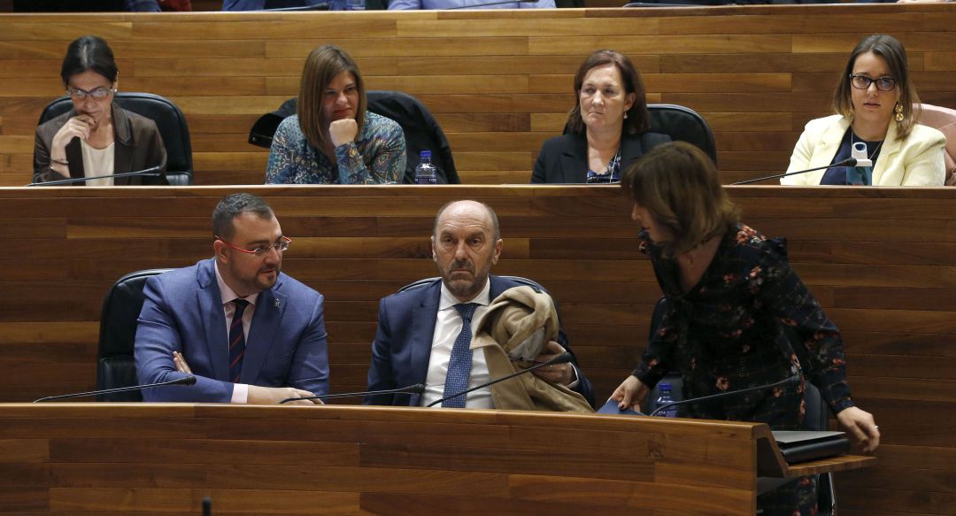 Los primeros Presupuestos de Adrián Barbón superan las enmiendas de totalidad Los primeros Presupuestos de Adrián Barbón superan las enmiendas de totalidad