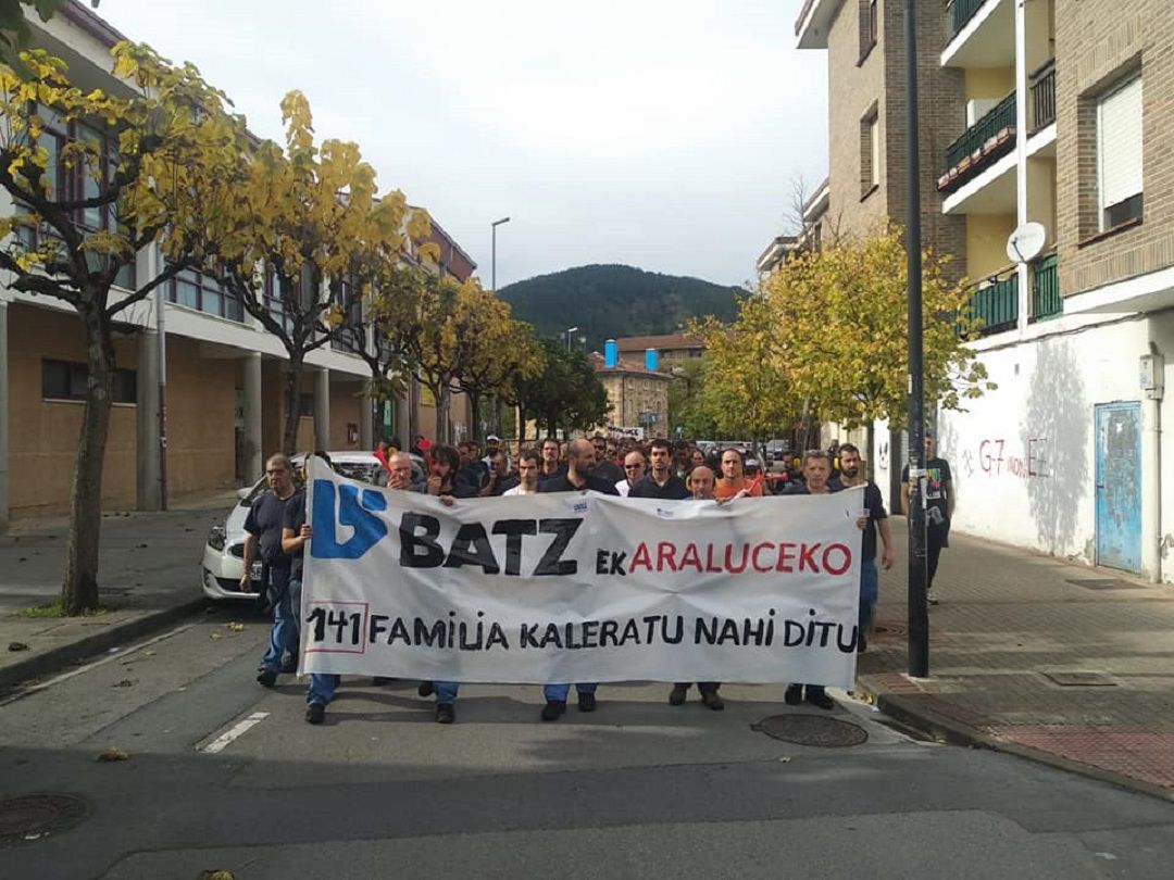 Pancarta en apoyo a los trabajadores de la planta de Araluce en igorre, en una manifestación el pasado 30 de octubre Pancarta en apoyo a los trabajadores de la planta de Araluce en igorre, en una manifestación el pasado 30 de octubre