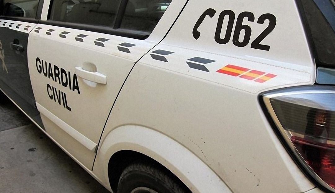 Vehículo de la Guardia Civil. Vehículo de la Guardia Civil.