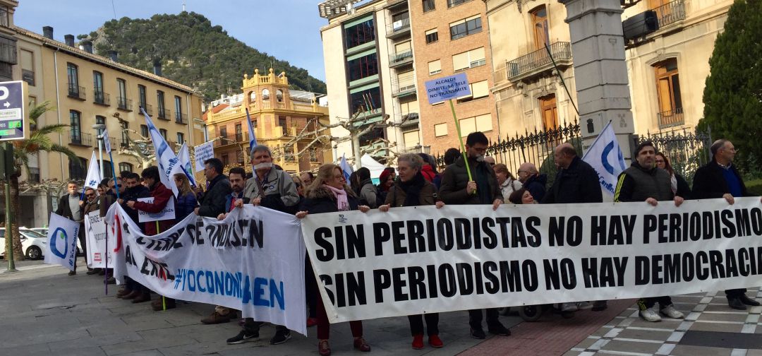 Concentración de los trabajadores de Onda Jaén. Concentración de los trabajadores de Onda Jaén.