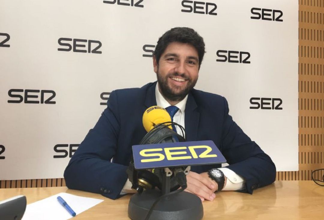 El presidente murciano, Fernando López Miras, en los estudios de la SER. Foto archivo El presidente murciano, Fernando López Miras, en los estudios de la SER. Foto archivo