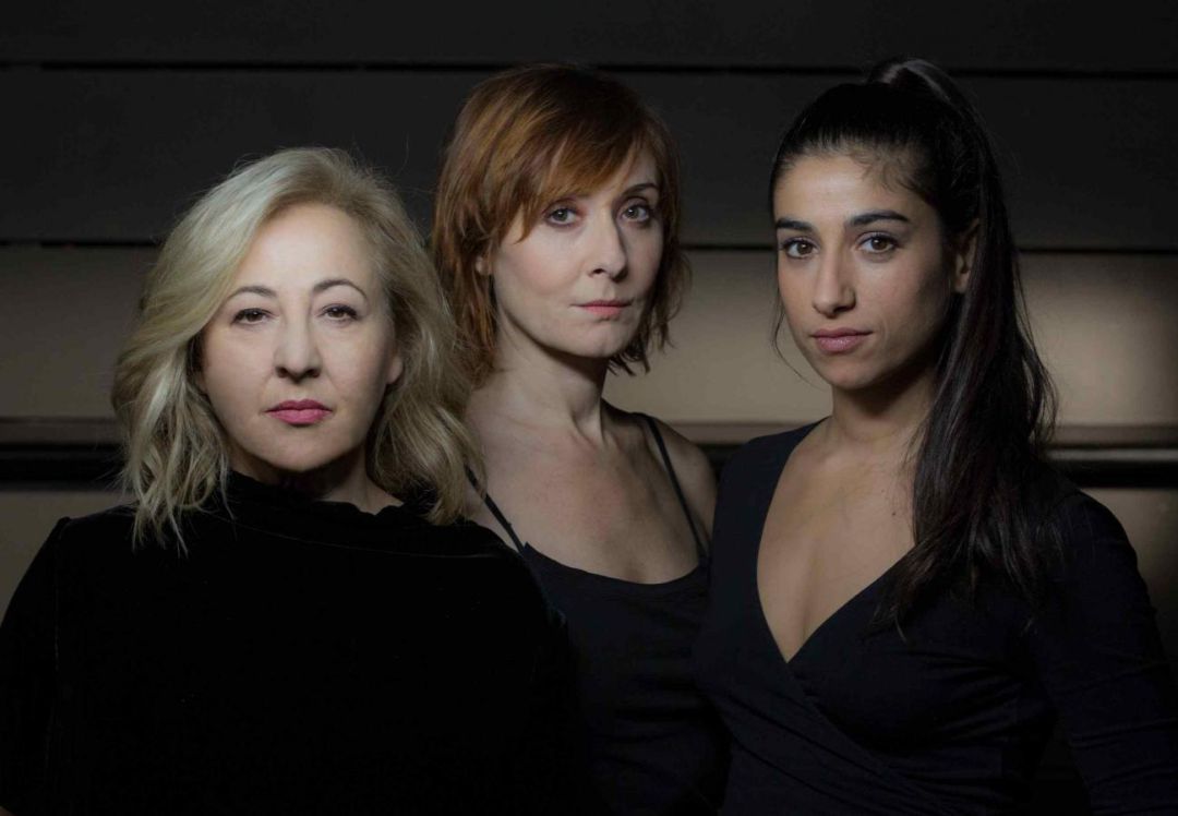 Cartel de la obra 'Prostitución', con Carmen Machi, Nathalie Poza y Carolina Yuste Cartel de la obra 'Prostitución', con Carmen Machi, Nathalie Poza y Carolina Yuste