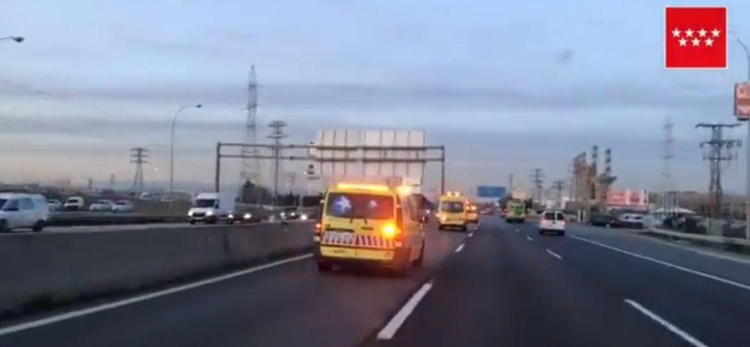 Una de las ambulancias en la A-42 Una de las ambulancias en la A-42