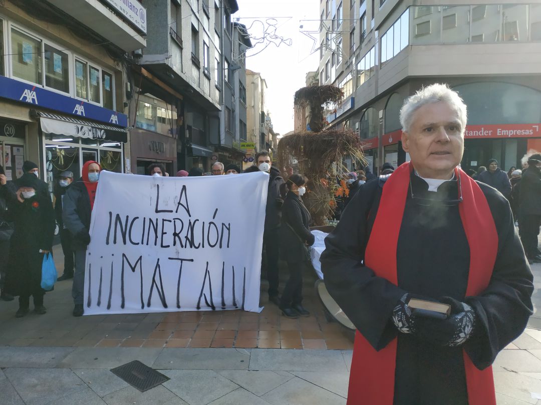 Concentración contra los planes de COsmos Concentración contra los planes de COsmos