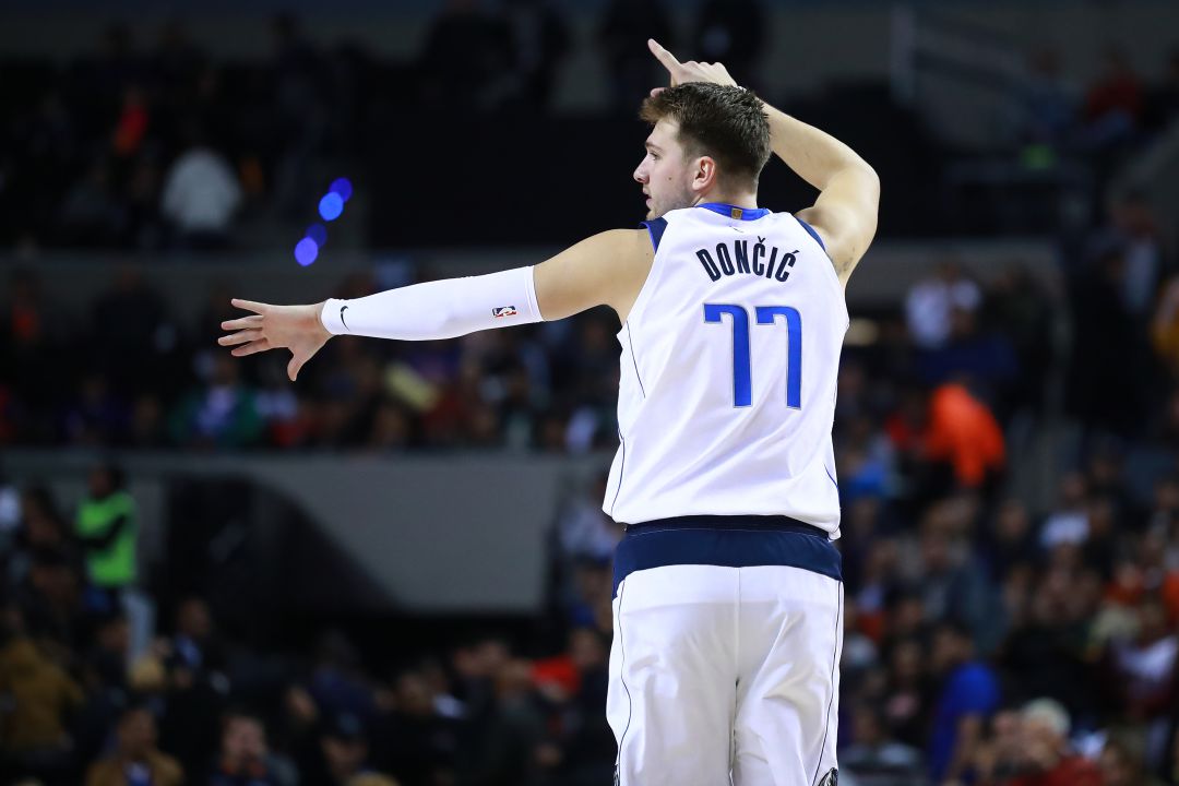 Luka Doncic con la camiseta de los Mavericks. Luka Doncic con la camiseta de los Mavericks.