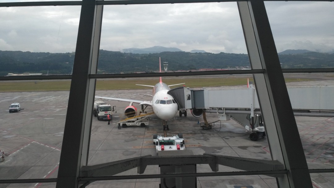 Normalidad en la primera jornada de huelga de celo en el aeropuerto