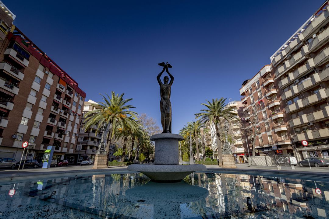 Plaza de la Constitución (portada del calendario 2020 de Radio Linares) Plaza de la Constitución (portada del calendario 2020 de Radio Linares)