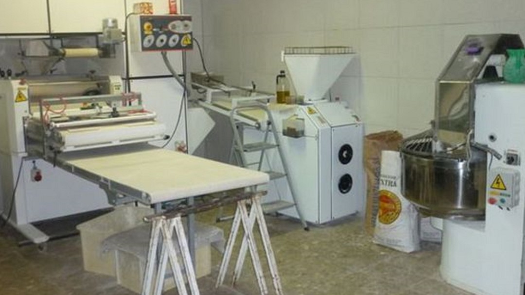 Cierra la panadería de Ribatajada al no poder traspasarla a un profesional