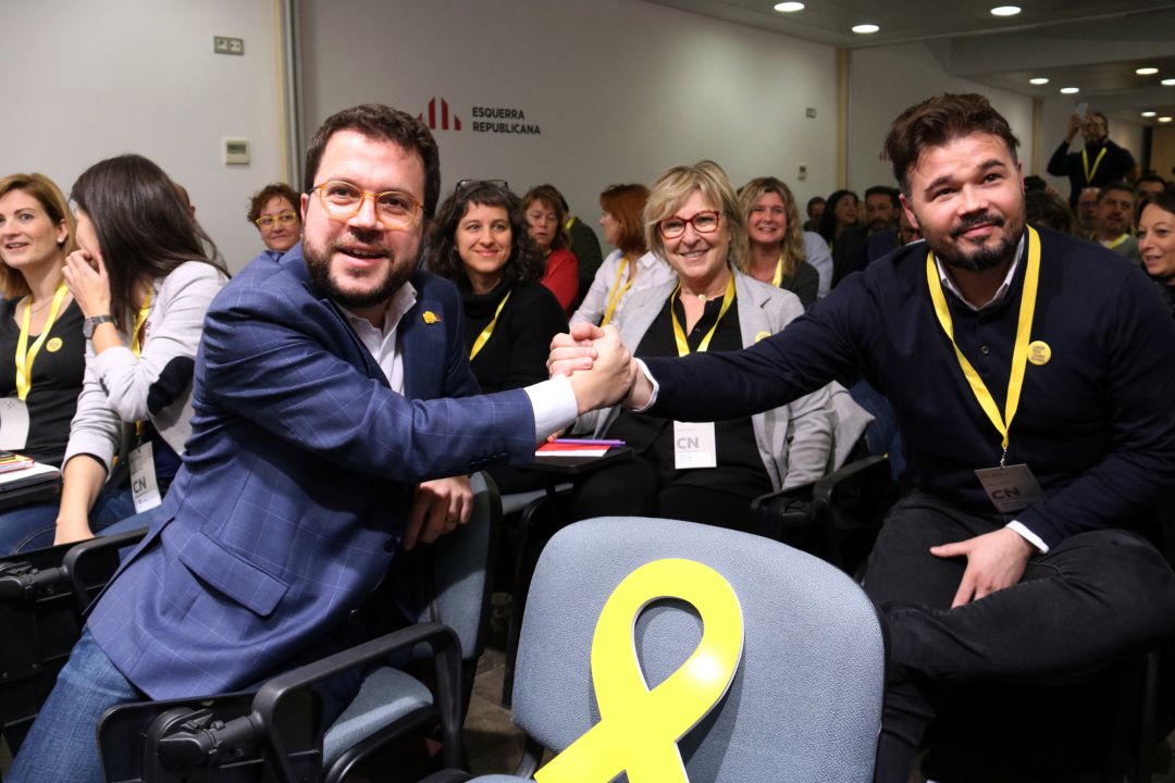 Pere Aragonès y Gabriel Rufián, este jueves en la reunión del Consell Nacional de Esquerra Republicana. Pere Aragonès y Gabriel Rufián, este jueves en la reunión del Consell Nacional de Esquerra Republicana.