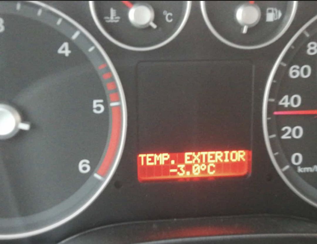 Los termómetros registran temperaturas bajo cero en Ponferrada Los termómetros registran temperaturas bajo cero en Ponferrada