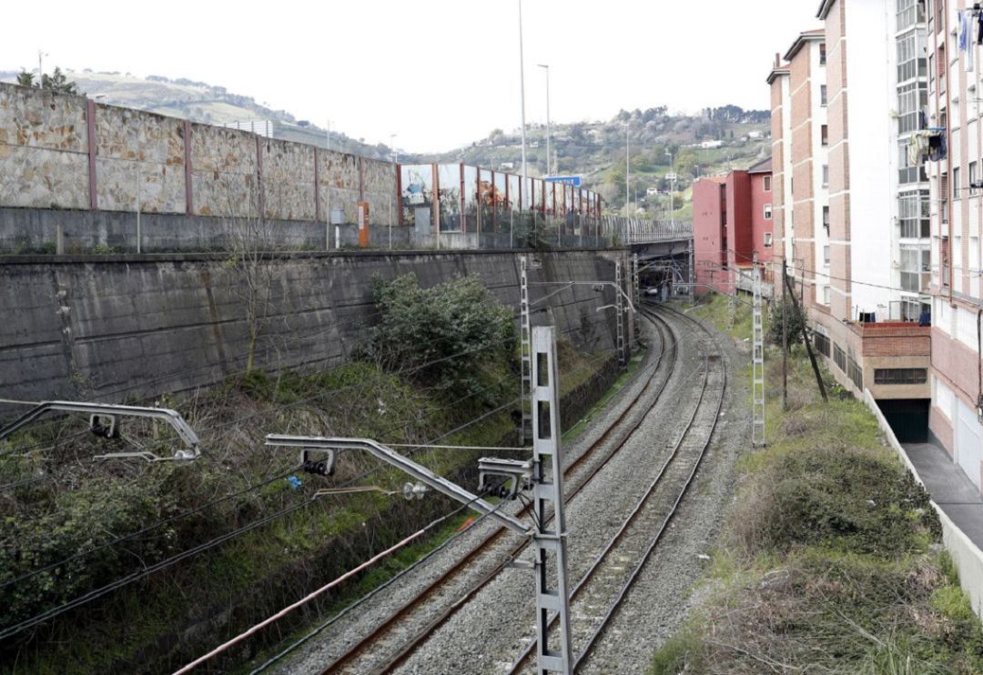 La falta de gobierno retrasa de nuevo el soterramiento de Feve en Zorroza La falta de gobierno retrasa de nuevo el soterramiento de Feve en Zorroza