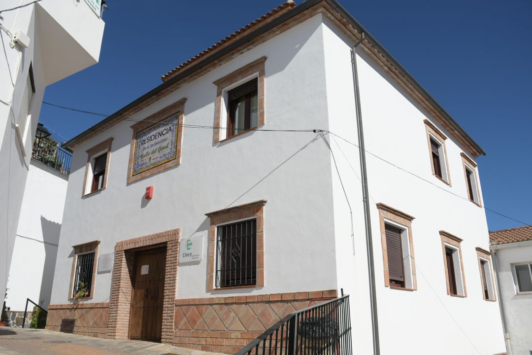 Fachada de las instalaciones, ubicadas en el centro del municipio Fachada de las instalaciones, ubicadas en el centro del municipio