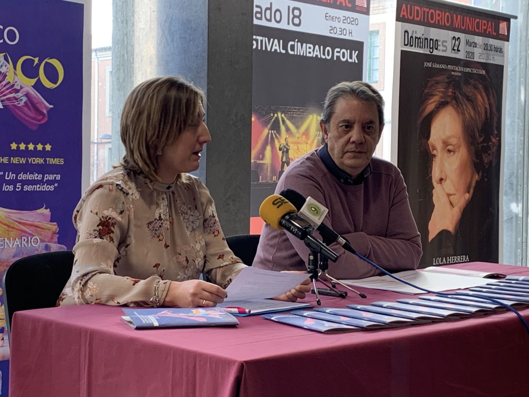 Cristina Aranda y Eduardo López presentan la programación de artes escénicas Cristina Aranda y Eduardo López presentan la programación de artes escénicas