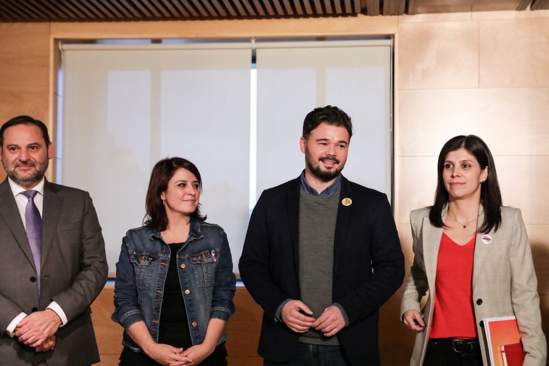 Reunión entre PSOE y ERC de cara a la investidura de Pedro Sánchez
Reunión entre PSOE y ERC de cara a la investidura de Pedro Sánchez