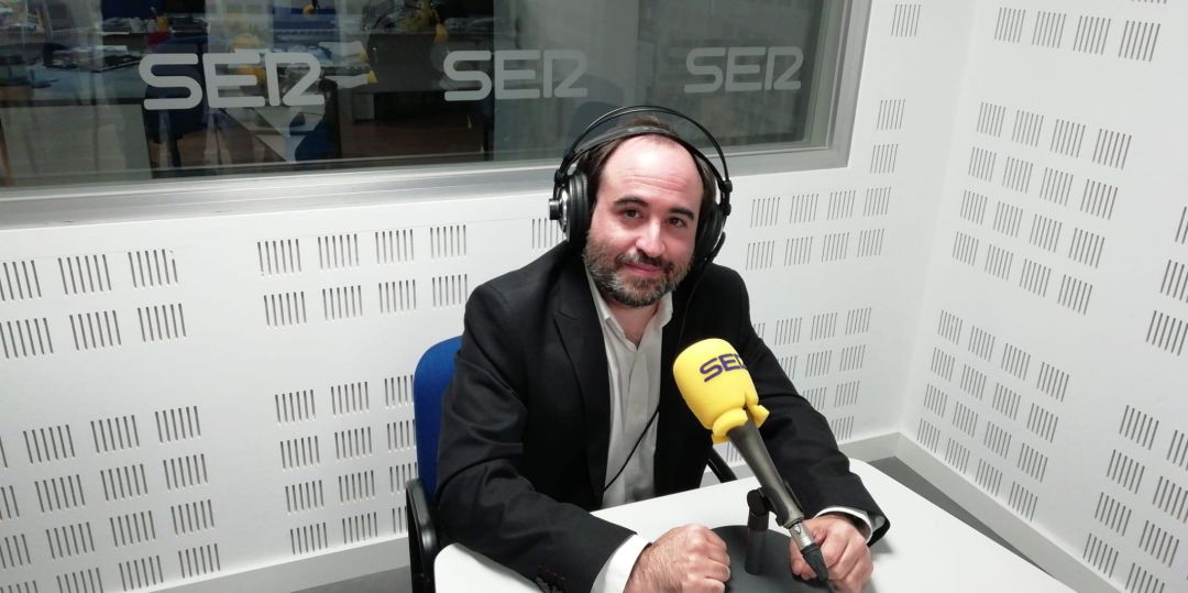 Sergio Tallo, en los estudios de Radio Puertollano Cadena SER Sergio Tallo, en los estudios de Radio Puertollano Cadena SER