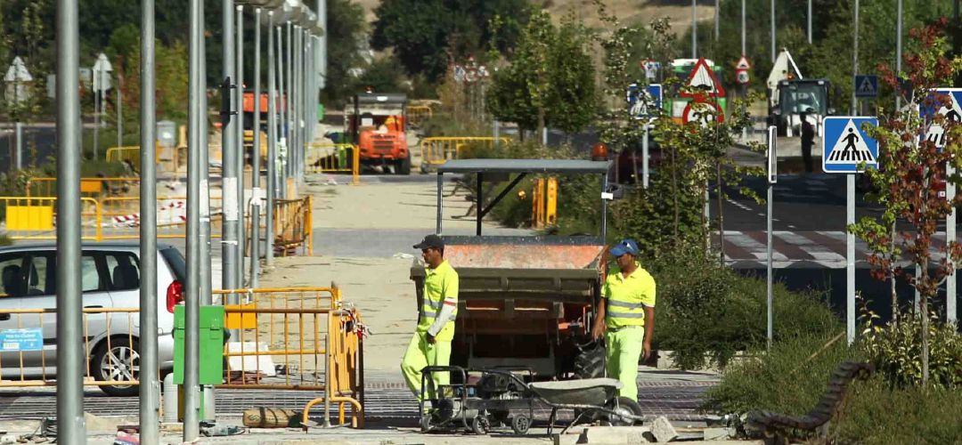 Trabajadores en una imagen de archivo Trabajadores en una imagen de archivo