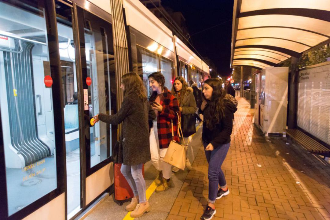 Metrovalencia desplazó a 25.000 personas durante la Nochevieja Metrovalencia desplazó a 25.000 personas durante la Nochevieja