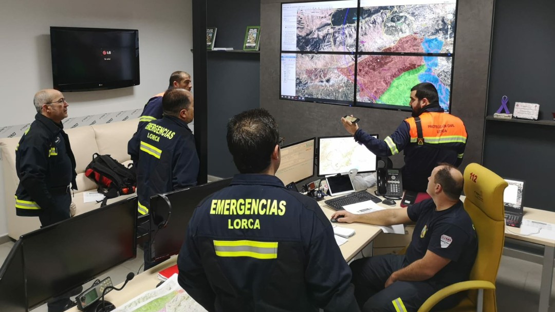 6 personas y tres vehículos reanudan la búsqueda del lorquino desaparecido el pasado lunes en Velez Rubio