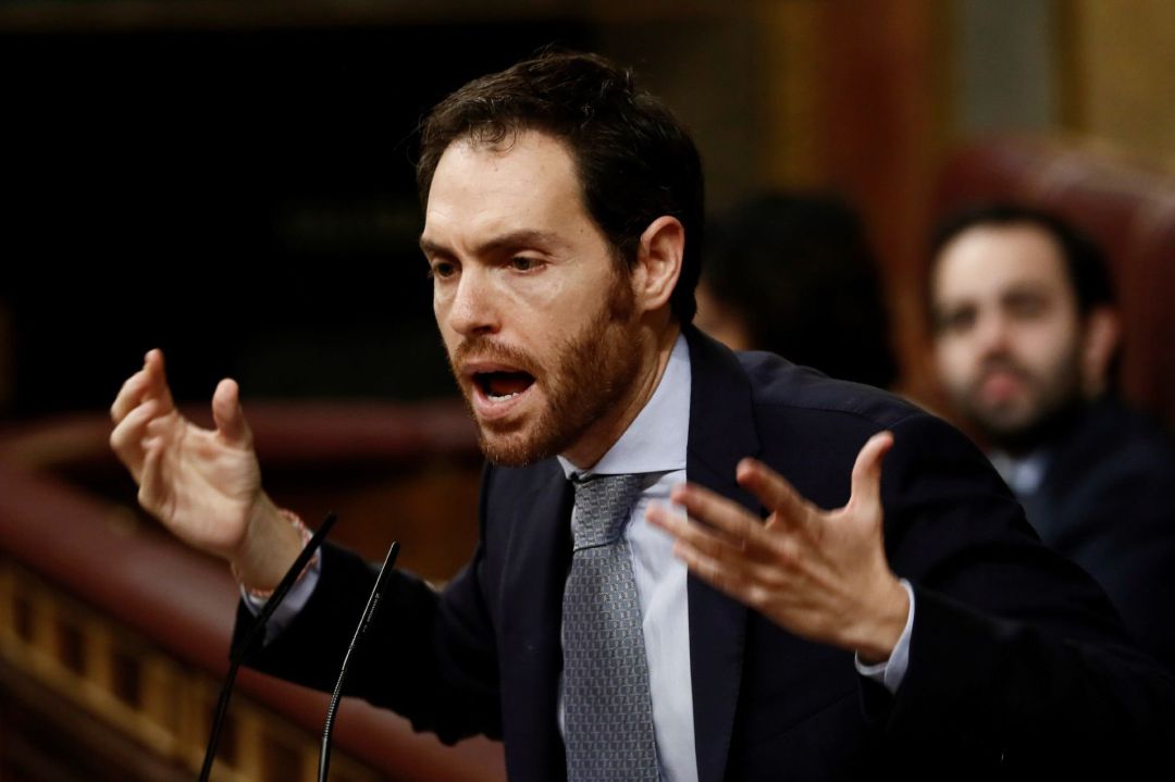 El diputado de Navarra Suma,Sergio Sayas, durante su intervención en la segunda jornada del debate de su investidura El diputado de Navarra Suma,Sergio Sayas, durante su intervención en la segunda jornada del debate de su investidura
