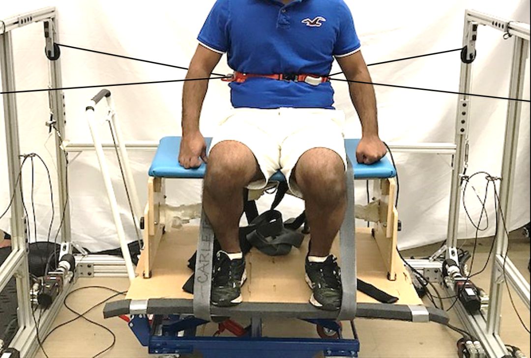 Investigadores de la Universidad de Columbia prueban eficacia del primer "cinturón" robótico que permite a las personas con lesión medular sentarse y trabajar sin caerse. Investigadores de la Universidad de Columbia prueban eficacia del primer "cinturón" robótico que permite a las personas con lesión medular sentarse y trabajar sin caerse.