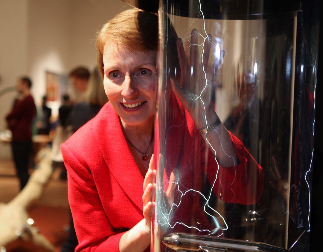 Helen Sharman asiste a la inauguración de la nueva galería interactiva del Museo de Ciencias 'Wonderlab' en 2016 Helen Sharman asiste a la inauguración de la nueva galería interactiva del Museo de Ciencias 'Wonderlab' en 2016