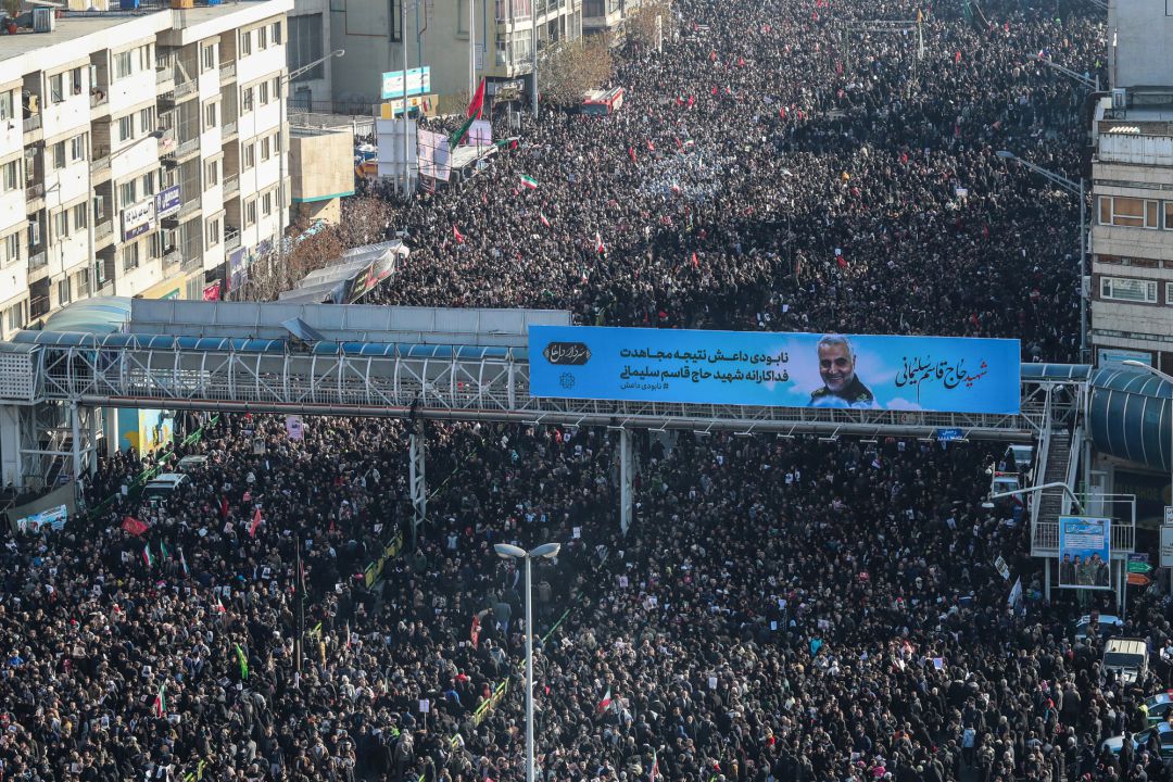 Imagen de la marcha fúnebre celebrada este lunes en honor de Qassem Soleimanen por las calles de la capital iraní. Imagen de la marcha fúnebre celebrada este lunes en honor de Qassem Soleimanen por las calles de la capital iraní.