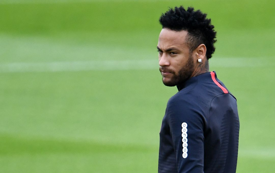 Neymar, durante un entrenamiento con el PSG. Neymar, durante un entrenamiento con el PSG.