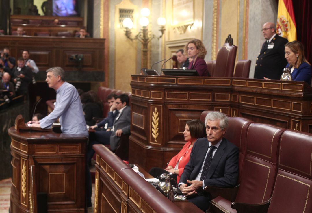 Momento en el que Oskar Matute (Bildu) toma la palabra en el debate de investidura Momento en el que Oskar Matute (Bildu) toma la palabra en el debate de investidura