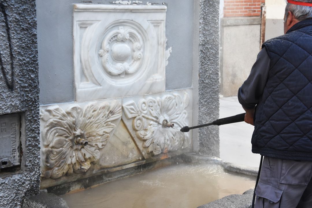 Limpieza de fuentes y pilares en Baza Limpieza de fuentes y pilares en Baza