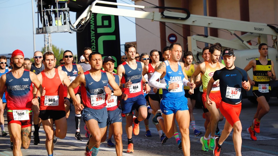 Hassane Ahouchar y Andrea Abad se alzan campeones del Gran Fons de Reis en Xeraco