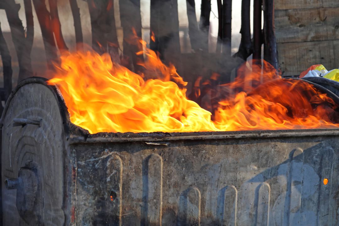 Identificado un menor como presunto autor de incendiar un contenedor de basura en Camargo Identificado un menor como presunto autor de incendiar un contenedor de basura en Camargo