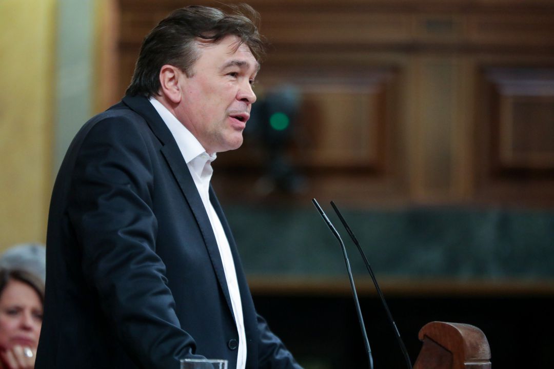 El diputado de Teruel Existe, Tomas Guitarte, interviene desde la tribuna del Congreso de los Diputados El diputado de Teruel Existe, Tomas Guitarte, interviene desde la tribuna del Congreso de los Diputados