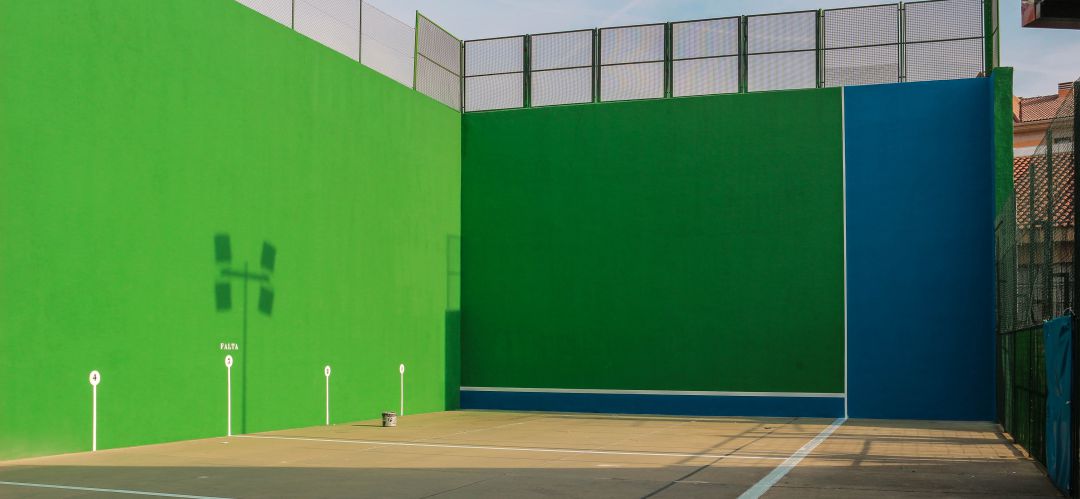 La pista será pintada por completo haciéndola lo más precisa posible La pista será pintada por completo haciéndola lo más precisa posible
