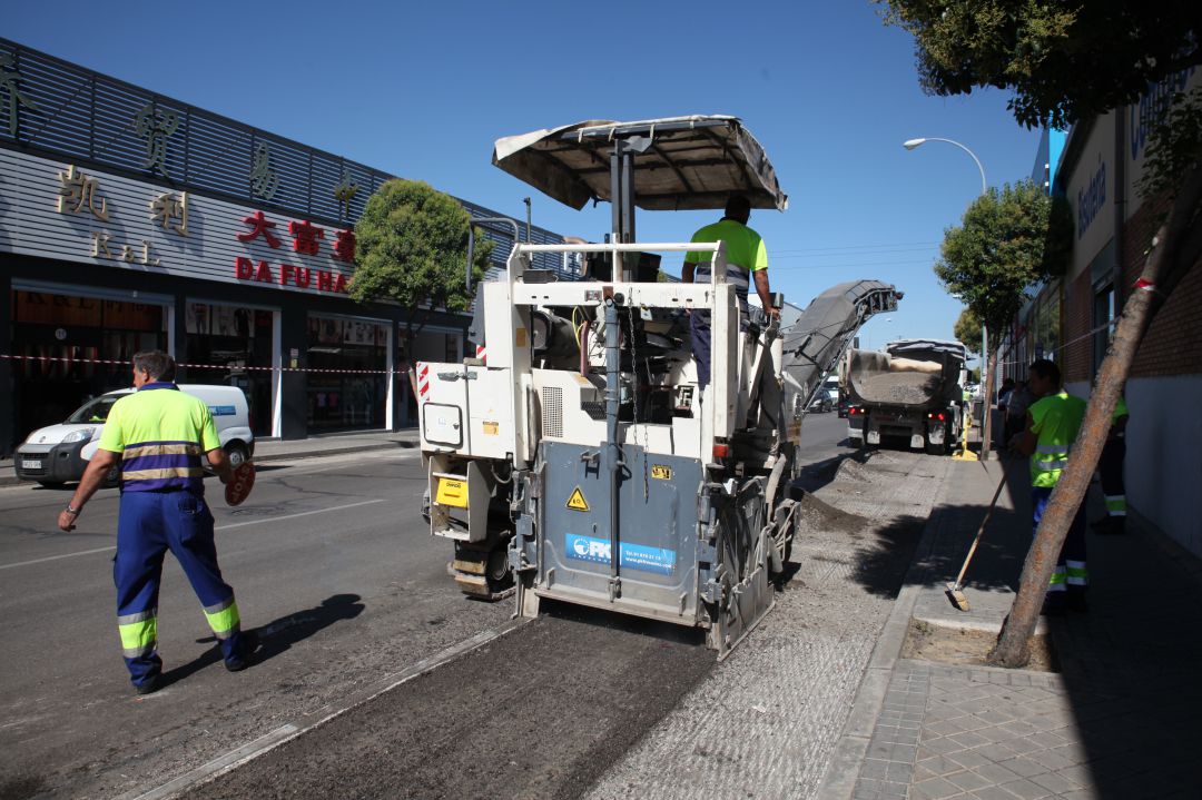 El Ayuntamiento fuenlabreño viene firmando convenios con las entidades urbanísticas de los polígonos industirales para su mantemiento. El Ayuntamiento fuenlabreño viene firmando convenios con las entidades urbanísticas de los polígonos industirales para su mantemiento.