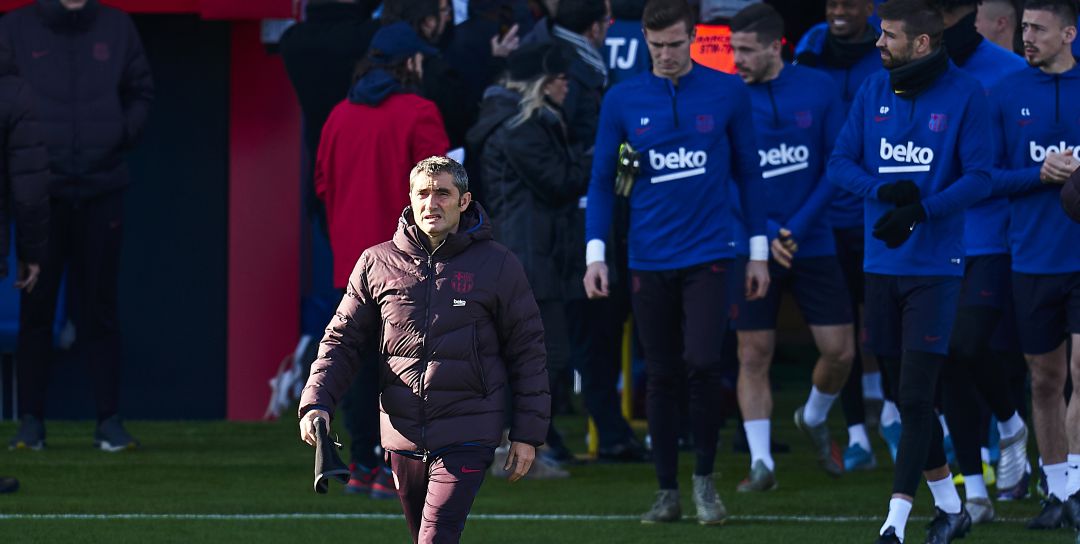 Ernesto Valverde al comienzo del entrenamiento en Jeddah Ernesto Valverde al comienzo del entrenamiento en Jeddah