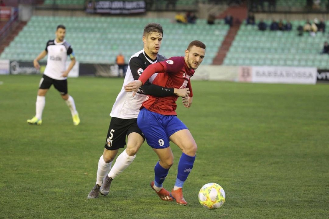 Alonso ante el Mérida. Alonso ante el Mérida.