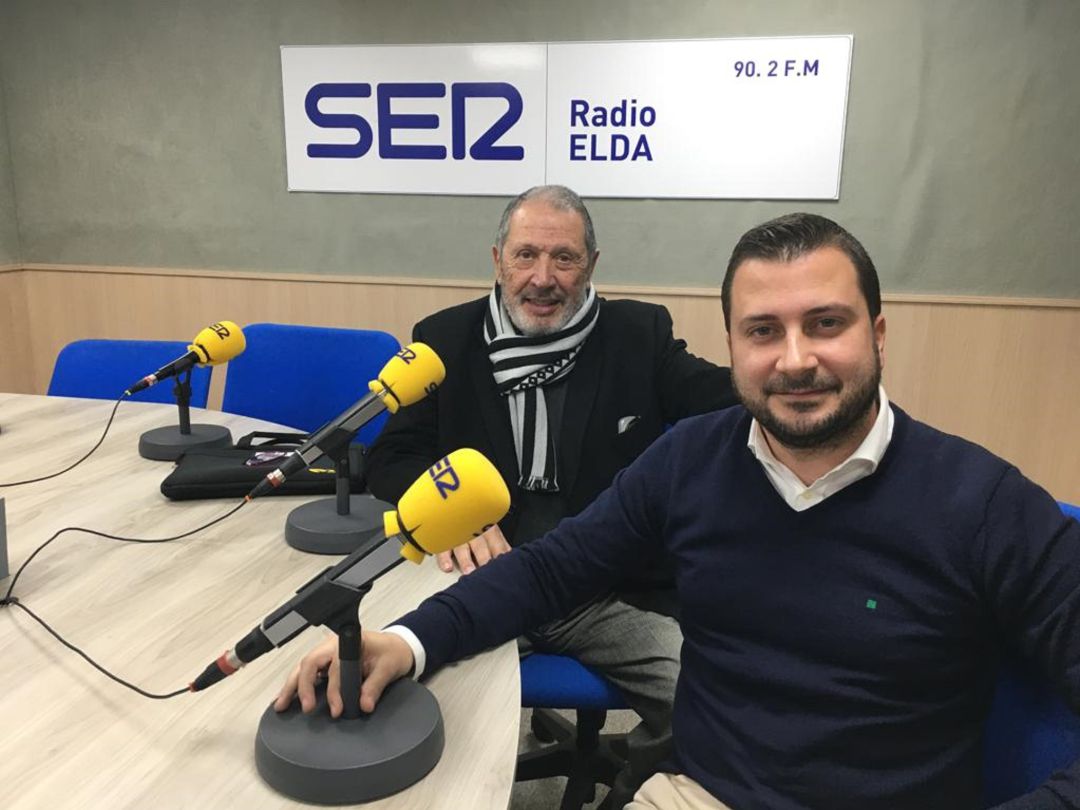 Baldomero Giménez, director del Grupo Radio Elda y Paco Sogorb, presidente Premios Radio Elda en los estudios de Radio Elda Cadena SER Baldomero Giménez, director del Grupo Radio Elda y Paco Sogorb, presidente Premios Radio Elda en los estudios de Radio Elda Cadena SER