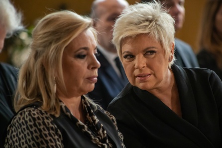 Carmen Borrego y Terelu en el funeral de María Teresa Carmen Borrego y Terelu en el funeral de María Teresa