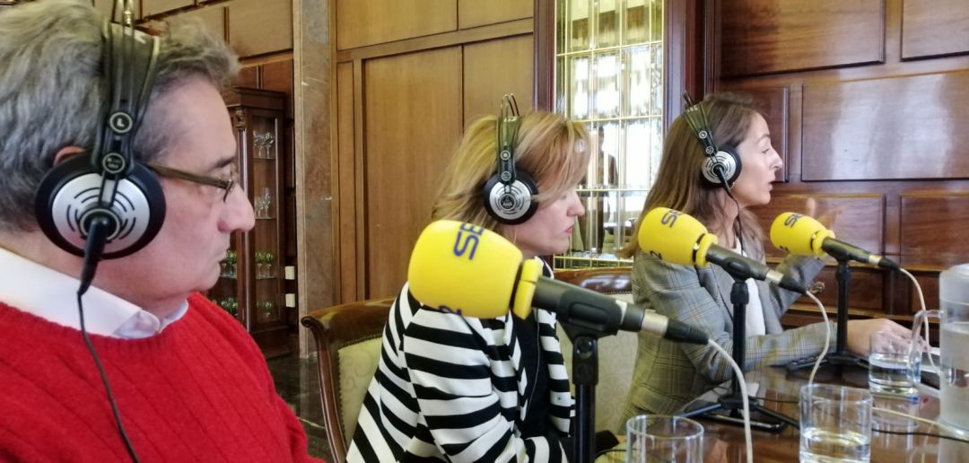 De izquierda a derecha, Julio Calvo (Vox), Pilar Alegría (PSOE) y María Navarro (PP) De izquierda a derecha, Julio Calvo (Vox), Pilar Alegría (PSOE) y María Navarro (PP)