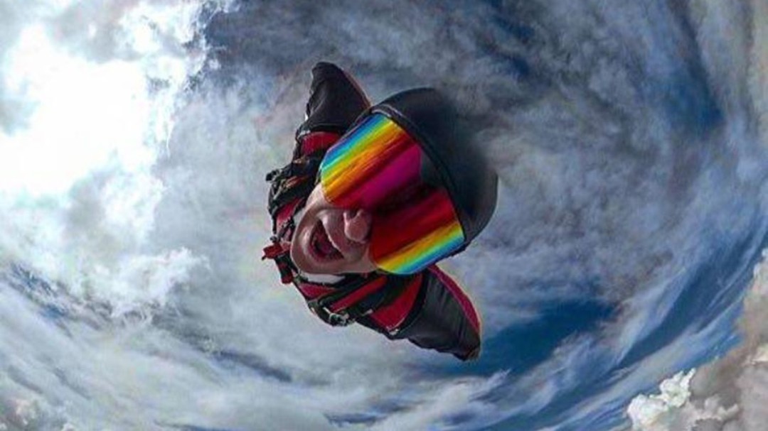Salto base, rápido, apasionante y peligroso
