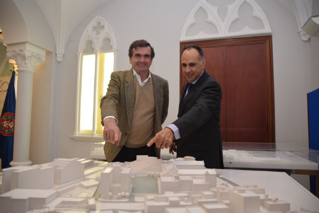 En la fotografia de izda a derecha: Ignacio Baselga, responsable de Micampus Residencias y Alejandro Díaz, rector de la Universidad Politécnica de Cartagena. En la fotografia de izda a derecha: Ignacio Baselga, responsable de Micampus Residencias y Alejandro Díaz, rector de la Universidad Politécnica de Cartagena.