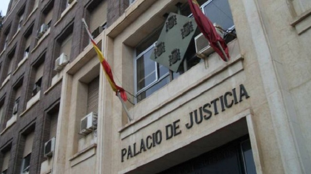 Mantienen el proceso judicial al acusado de apropiación indebida en una cooperativa de enseñanza de Lorca