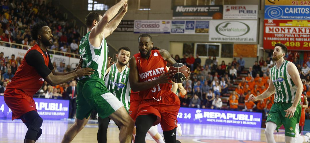 Eyenga penetra a canasta durante un partido de hace dos temporadas ante los verdiblancos. Eyenga penetra a canasta durante un partido de hace dos temporadas ante los verdiblancos.