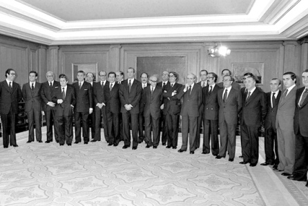 Uno de los gobiernos abultados de Suárez. Uno de los gobiernos abultados de Suárez.