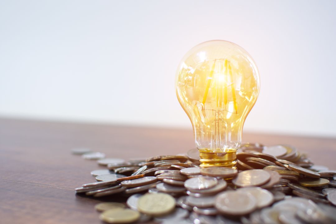 Las familias que acuden a la Oficina de Energía de València ahorran entre 200 y 300 euros Las familias que acuden a la Oficina de Energía de València ahorran entre 200 y 300 euros