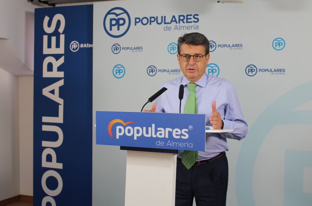Matarí (PP) reclama la obra del cambiador de ancho en Granada para acortar la duración del viaje con Madrid. Matarí (PP) reclama la obra del cambiador de ancho en Granada para acortar la duración del viaje con Madrid.