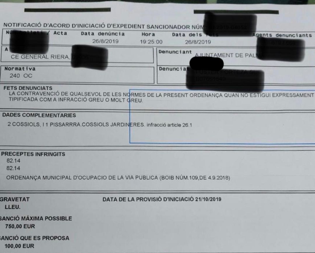 PIMECO lamenta la multa de Cort a un establecimiento por tener macetas en la entrada PIMECO lamenta la multa de Cort a un establecimiento por tener macetas en la entrada