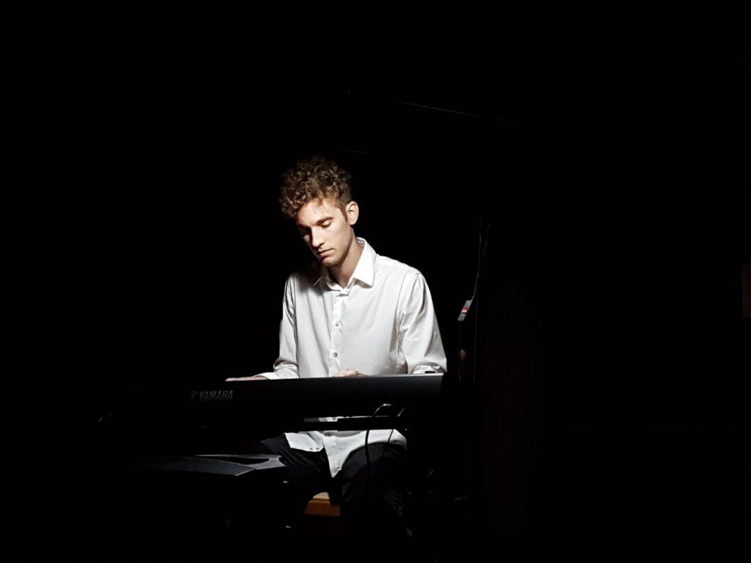 El pianista motillano presenta Despertar. El pianista motillano presenta Despertar.
