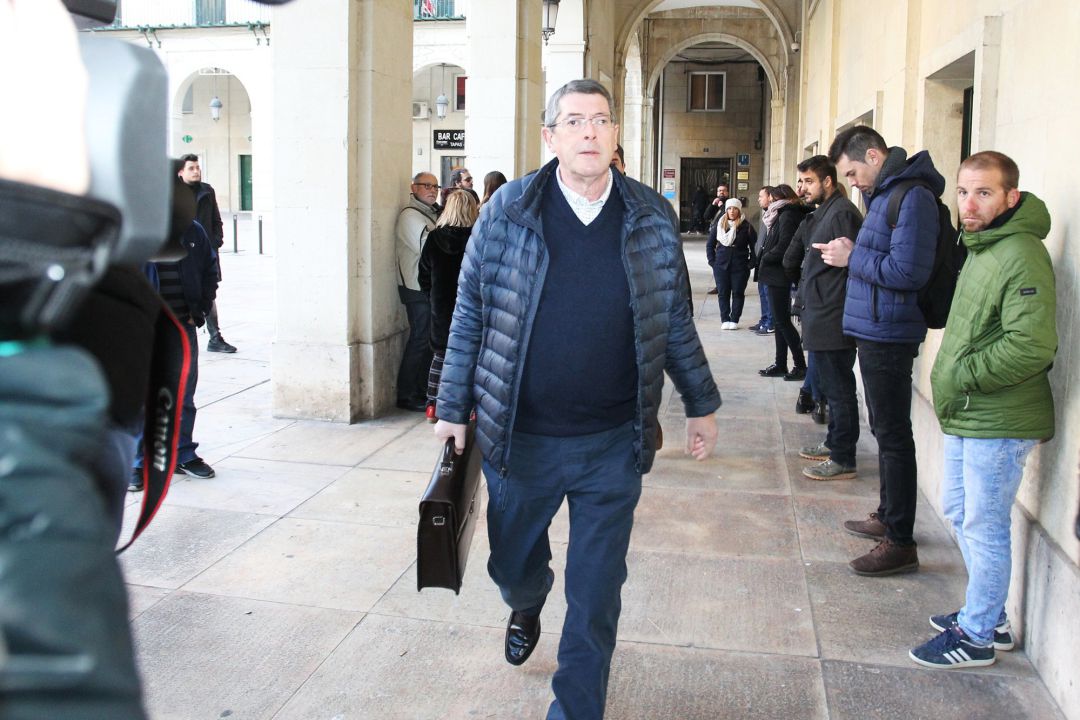 Empieza el juicio por el crimen de Polop con la elección del jurado popular Empieza el juicio por el crimen de Polop con la elección del jurado popular
